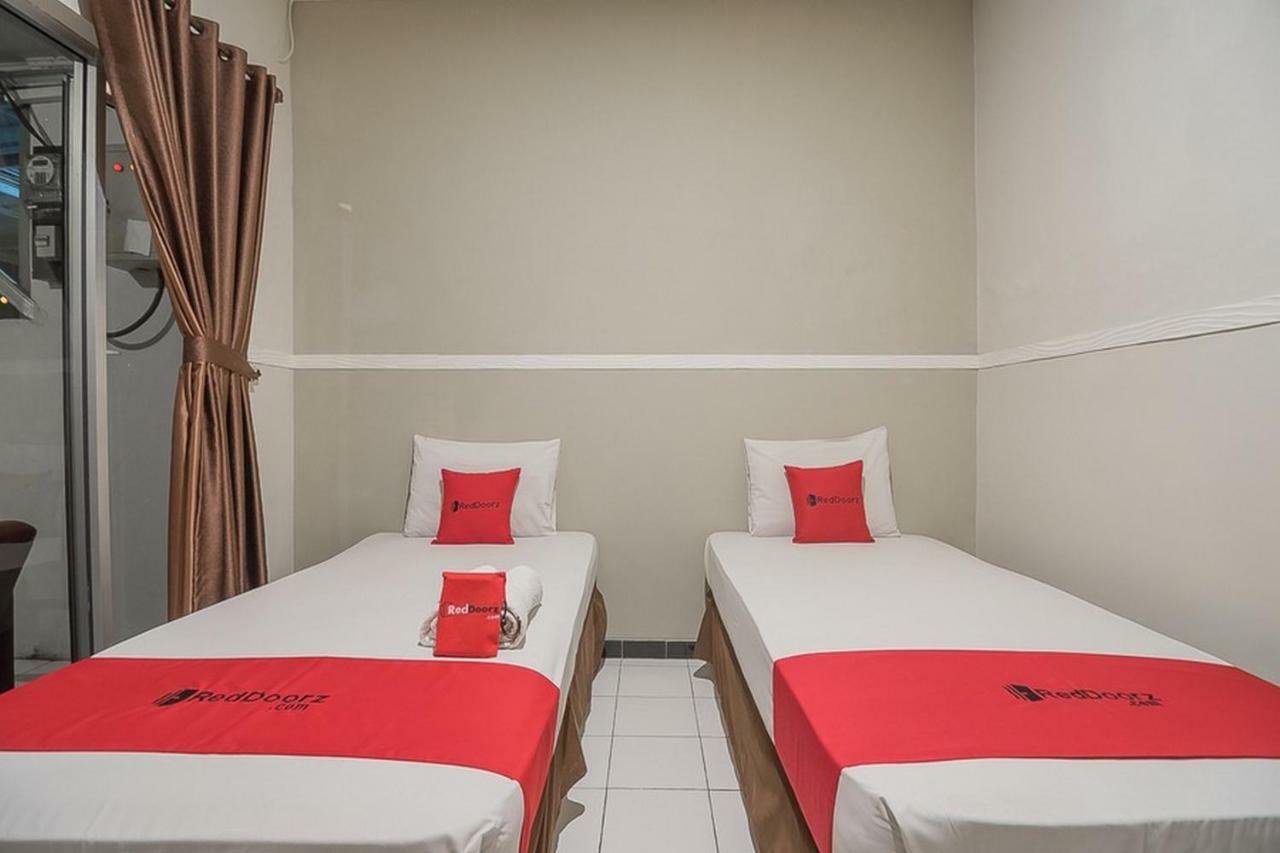 Hotel Reddoorz Near Alun Alun Subang Exteriér fotografie