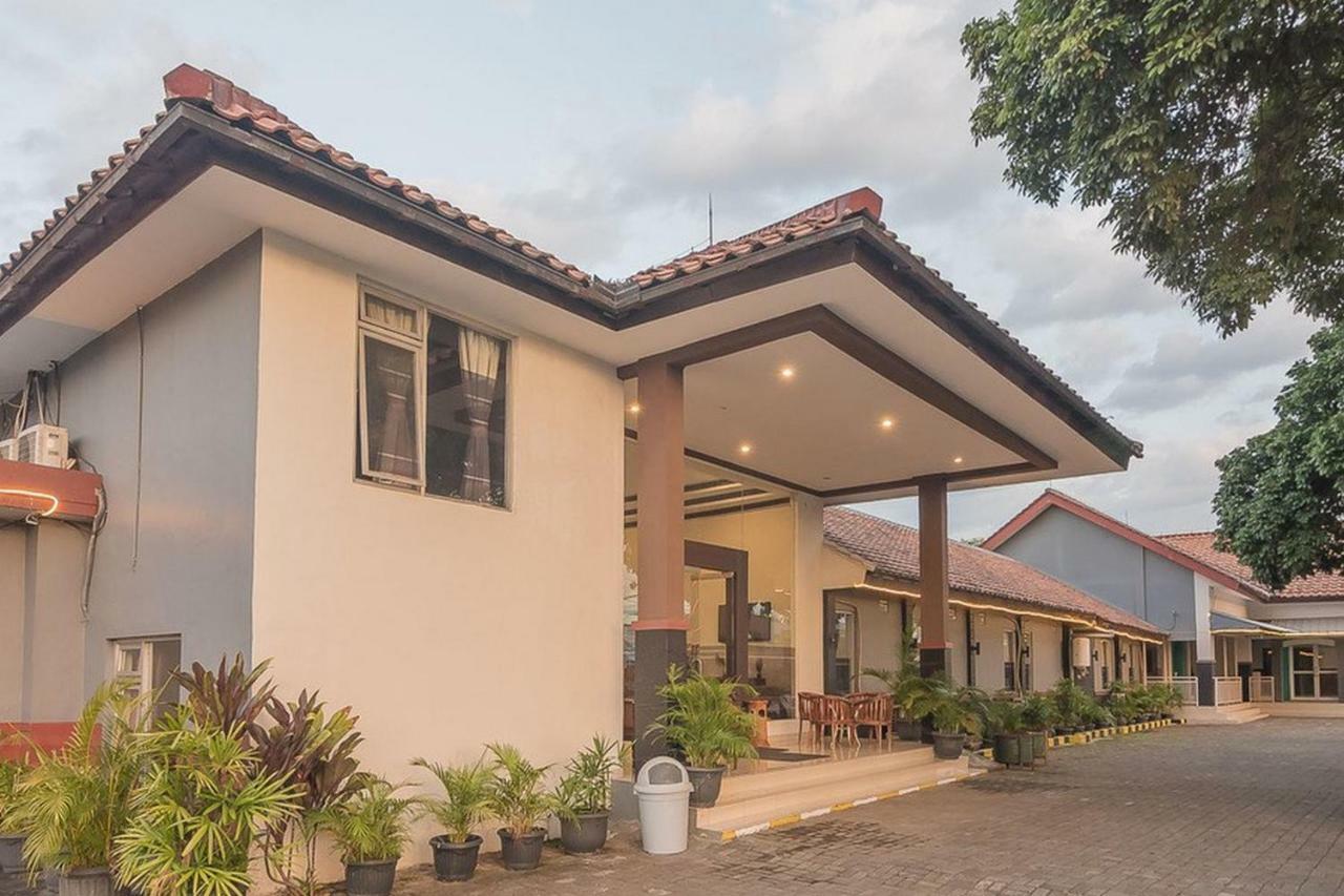 Hotel Reddoorz Near Alun Alun Subang Exteriér fotografie