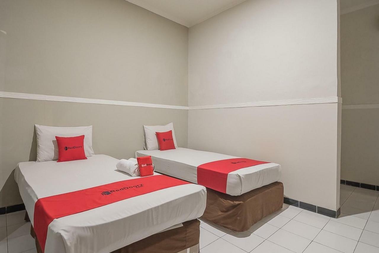 Hotel Reddoorz Near Alun Alun Subang Exteriér fotografie