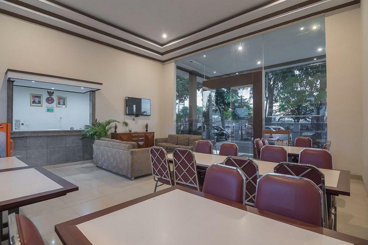 Hotel Reddoorz Near Alun Alun Subang Exteriér fotografie