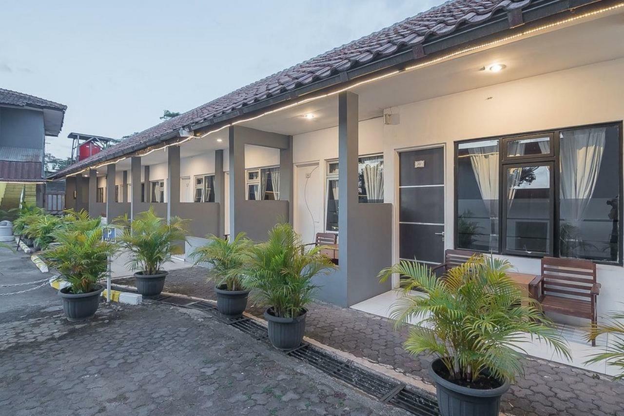 Hotel Reddoorz Near Alun Alun Subang Exteriér fotografie